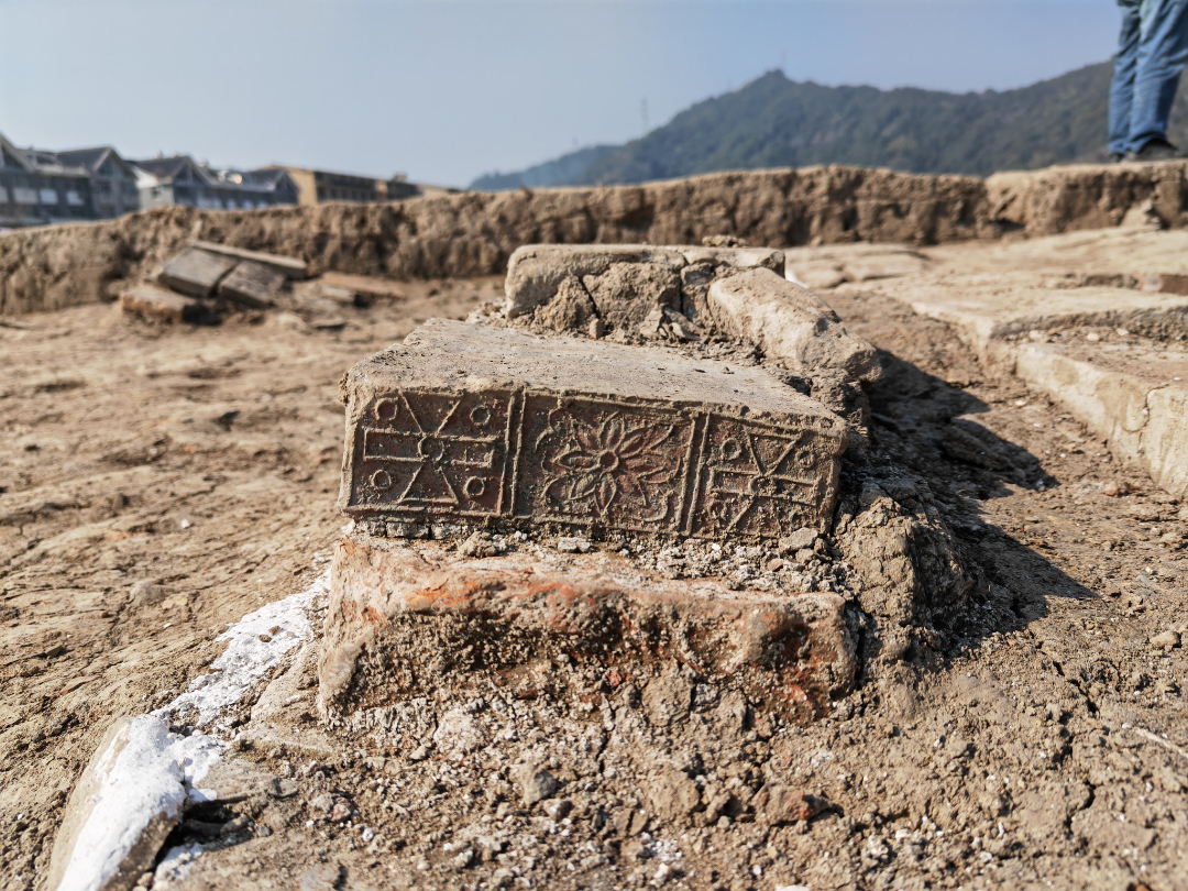 台报记者带你独家探访章安故城遗址考古现场，走起！