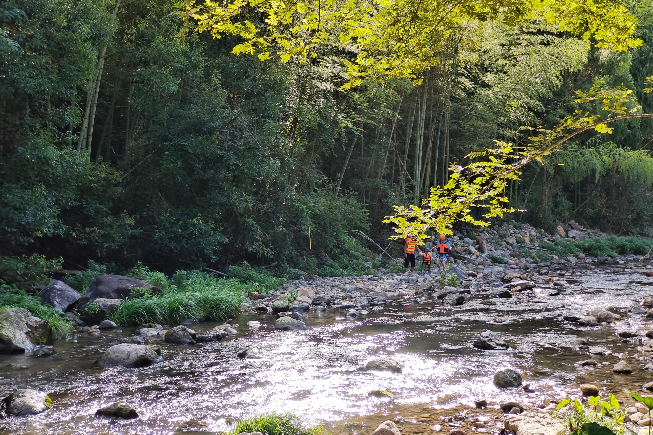 溯溪原来是体力活
